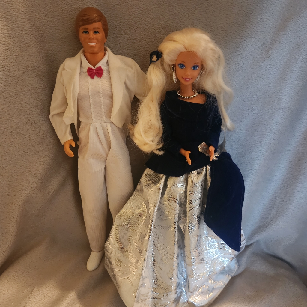 1995 Barbie Winter Velvet Barbie And Barbie Ken
